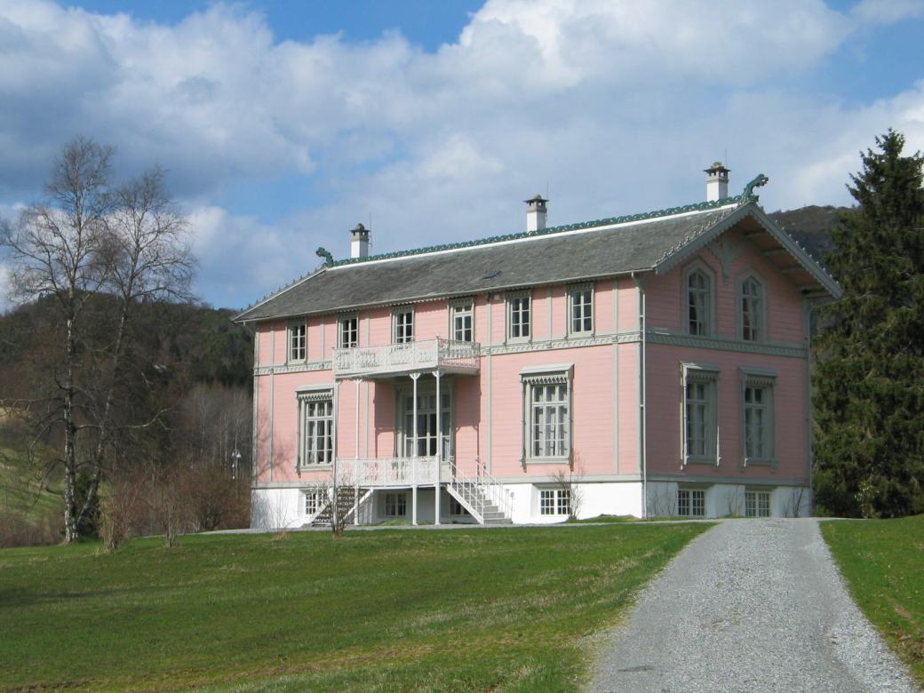 Villa Valestrandsfossen. (Foto Jan's fotoside, CC BY 2.0)